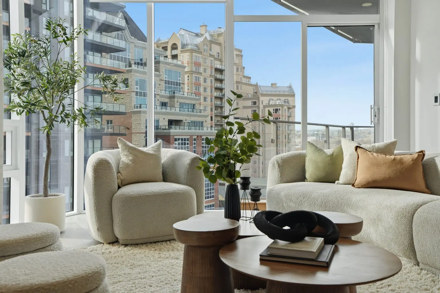 Expert luxury home staging Calgary estate property with elegant furniture and interior styling
